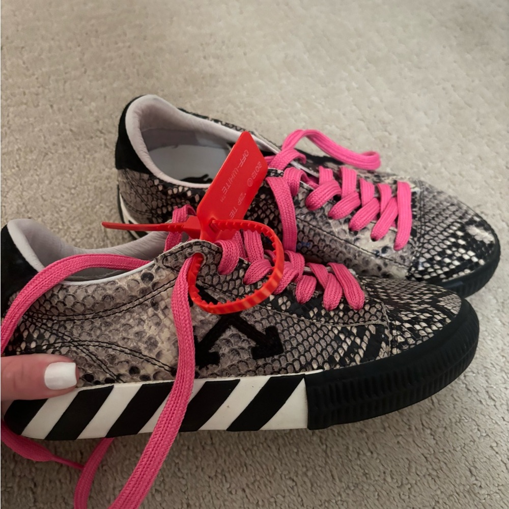 Off-White Sneakers